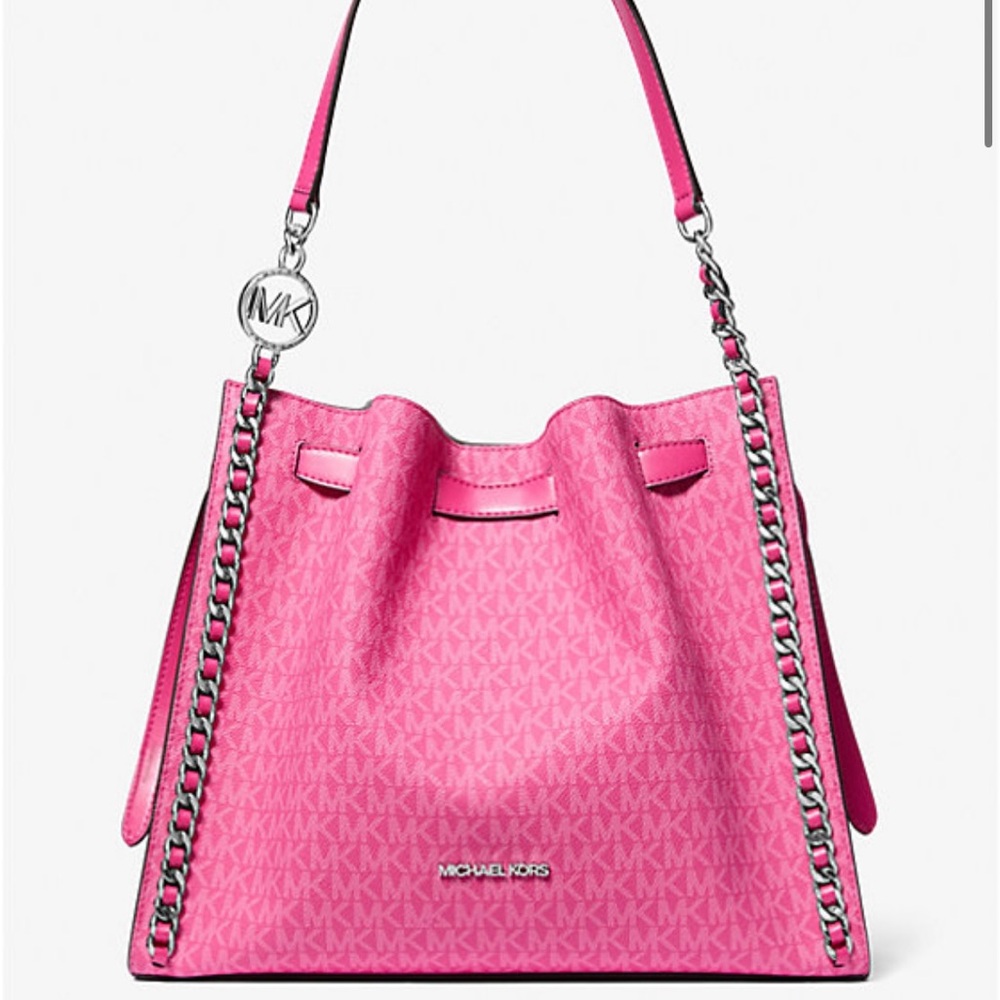 SOLD 💕 New Michael Kors shoulder bag with silver hardware
